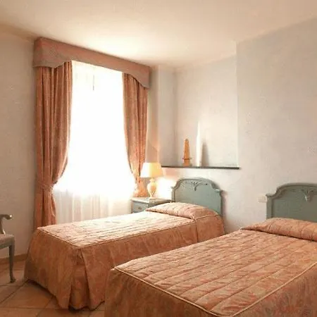 Ca' Di Berta 3* Αλμπένγκα
